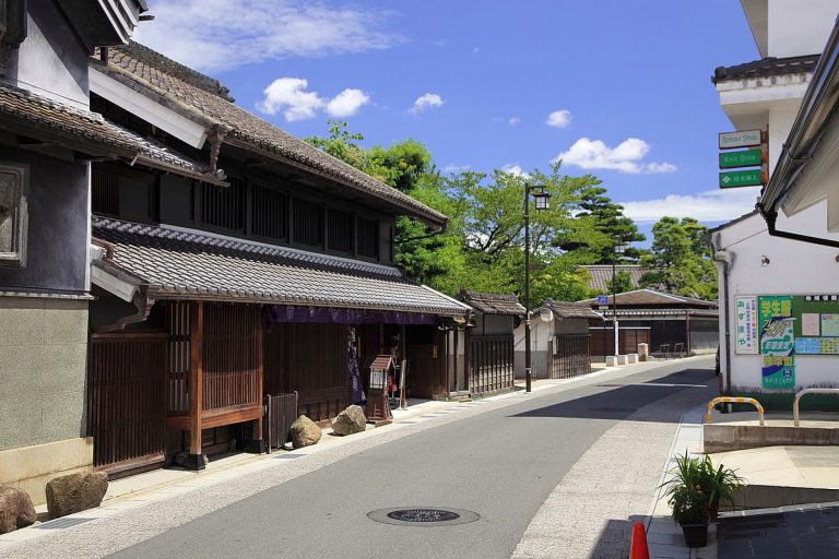 1200px-Arimatsu_Historic_Townscape,_Midori_Ward_Nagoya_2012